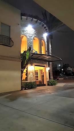 Tuscan Garden Inn