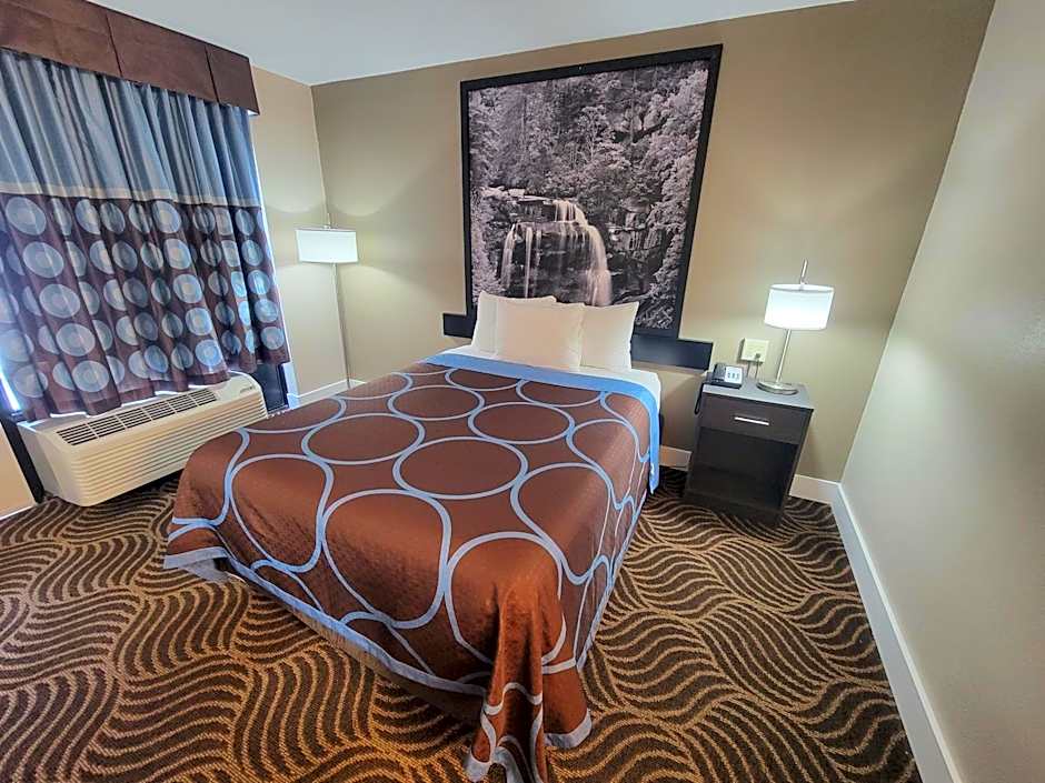 Super 8 by Wyndham Marion NC