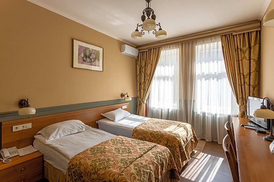 Frapolli Hotel on Deribasivska street