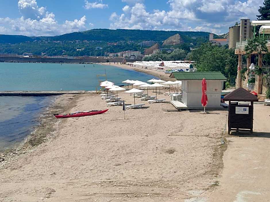 Hotel Oasis - Beach Access