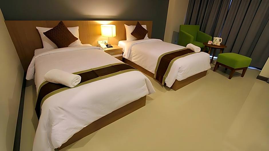 S Tara Grand Hotel