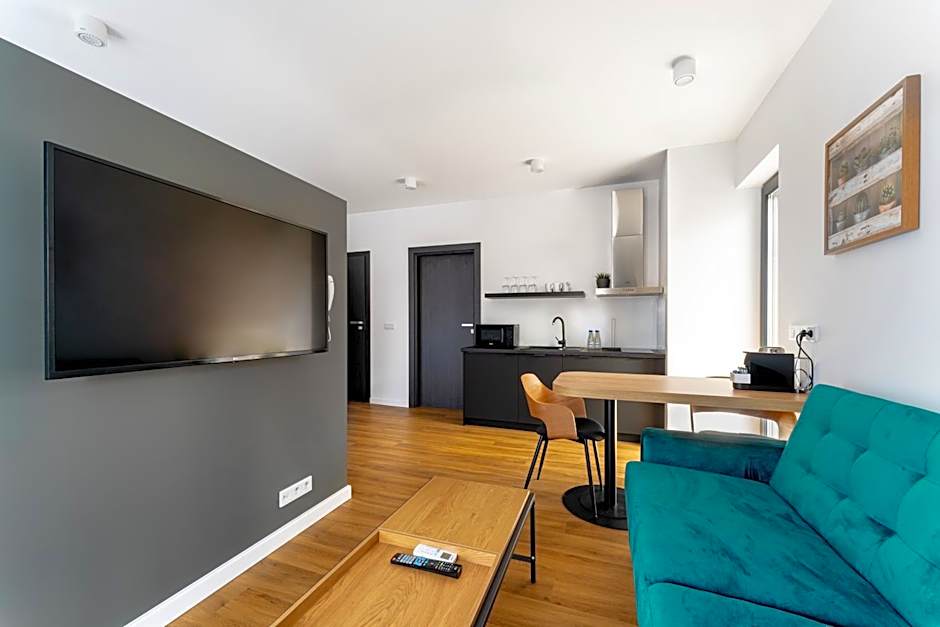 Apart House, Tylna 20