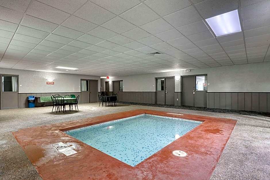 Quality Inn & Suites Green Bay Downtown