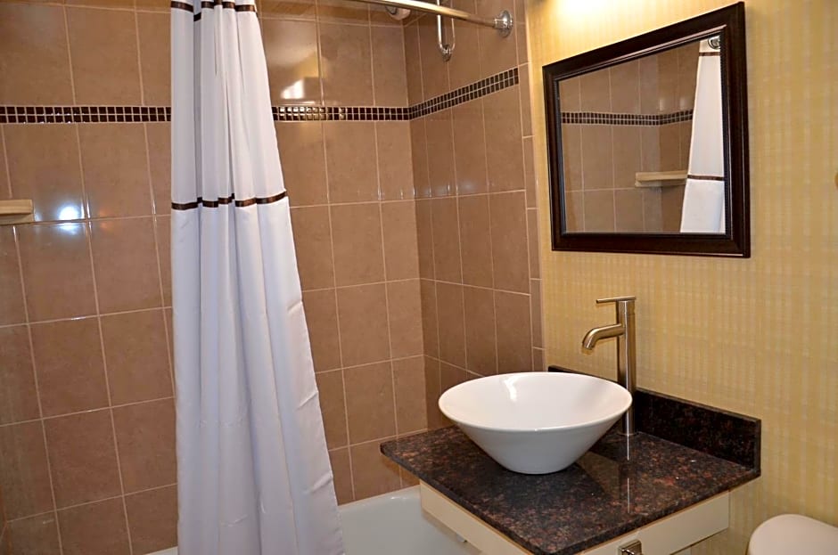 Aashram Hotel by Niagara River