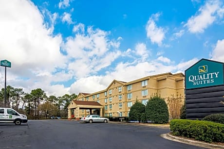 Quality Suites Atlanta Airport East
