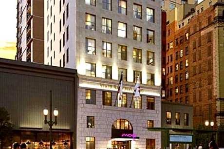 City View Corner, Larger Guest Room, 1 Queen, Minute Maid View, City View