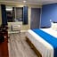 Travelodge by Wyndham Clearlake