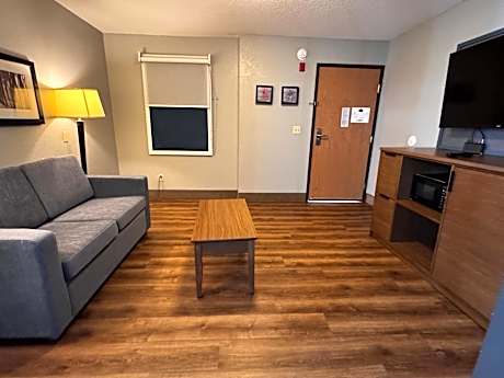 Premier King Suite - Non-Smoking