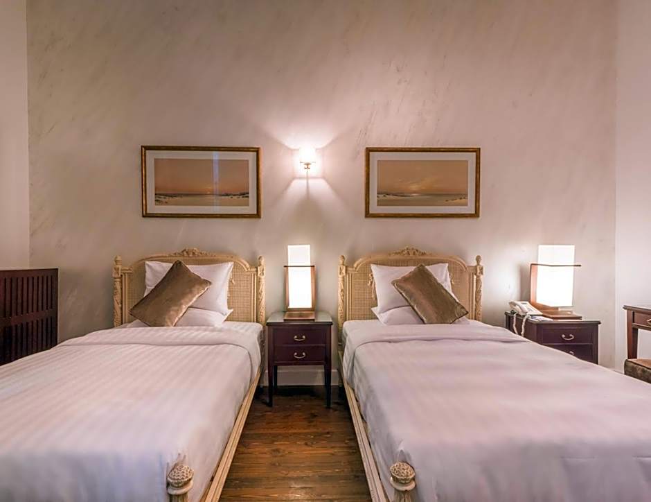 1920s Boutique Hotel and Restaurants