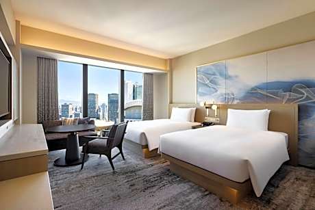 Signature Twin Room with Two Double Beds and City View