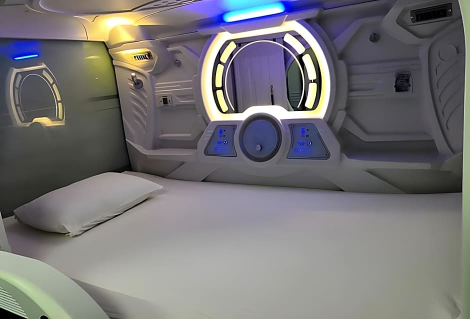 Bangau Capsule Hotel - Downtown KLIA