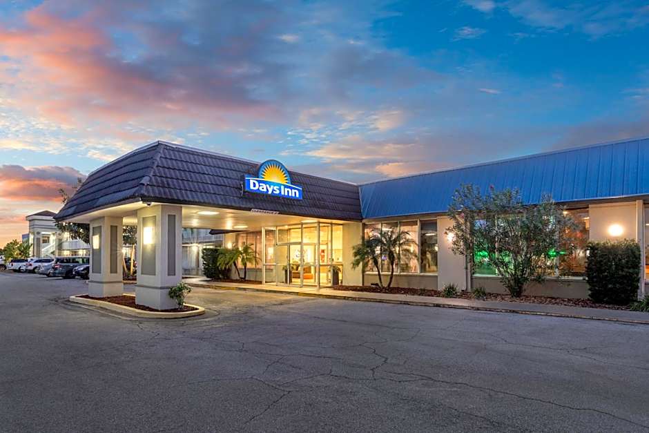 Days Inn by Wyndham Titusville Kennedy Space Center