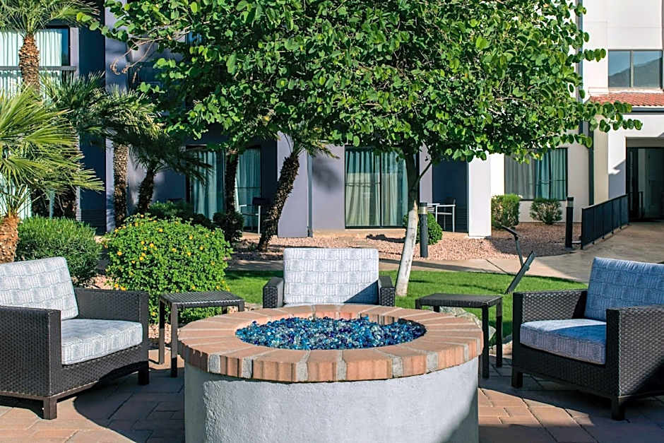 Courtyard by Marriott Phoenix Airport