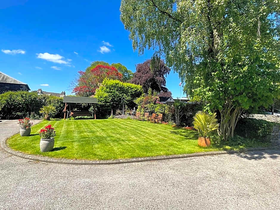 Beaumont Guest House Windermere - Adult Only - Free Car Park & Off Site access to the local Health Centre