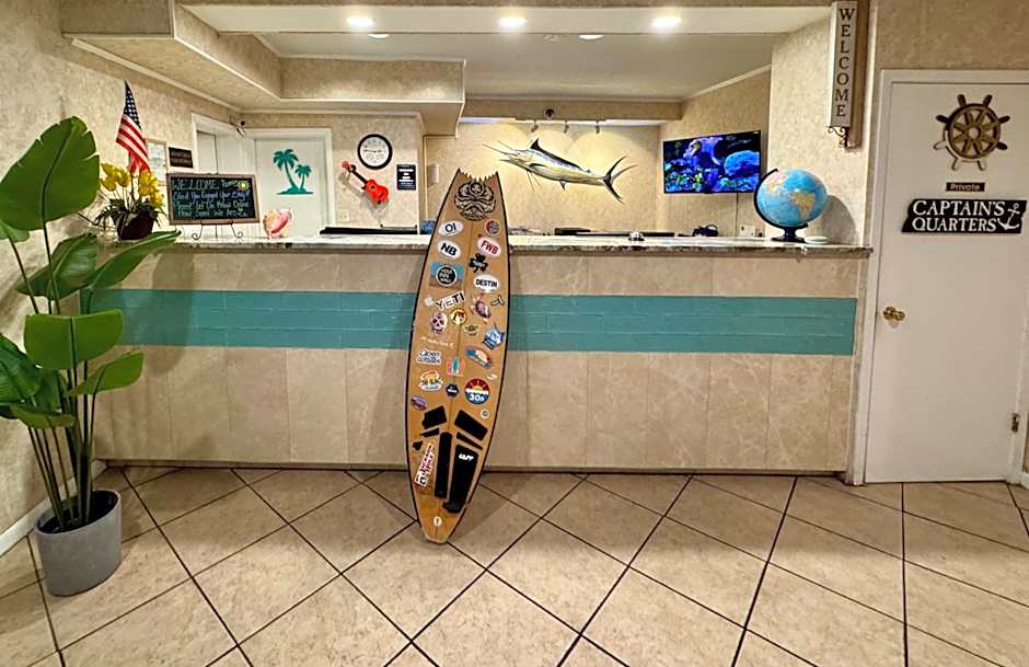 Hole Inn the Wall Hotel - Fort Walton Beach - Sunset Plaza - near Beaches & Hurlburt