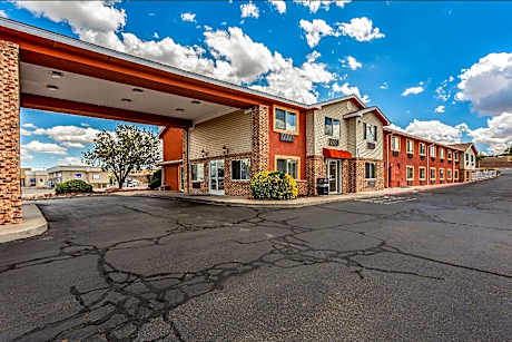 1 King Bed, Efficiency, Nonsmoking, Accessible, Upgrade