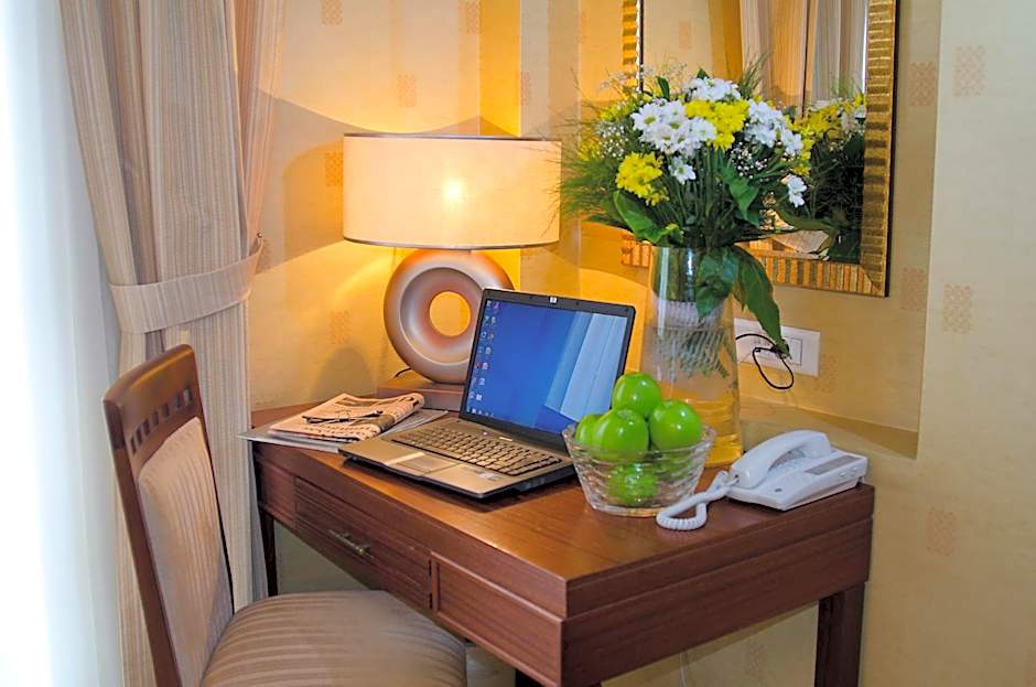 Midas Hotel