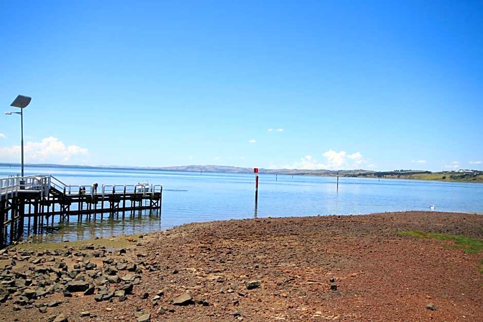 Pelicans Motel San Remo