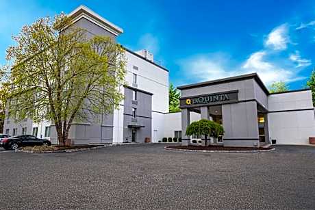 La Quinta Inn & Suites by Wyndham Danbury