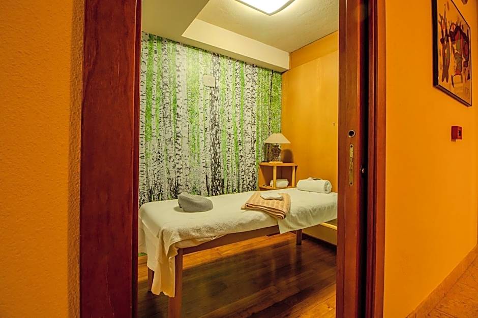 Paradise Hotel & Wellness