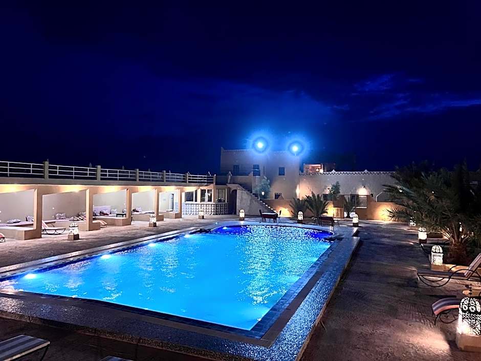 Hotel Camping Les Roses Des Dunes & Piscine