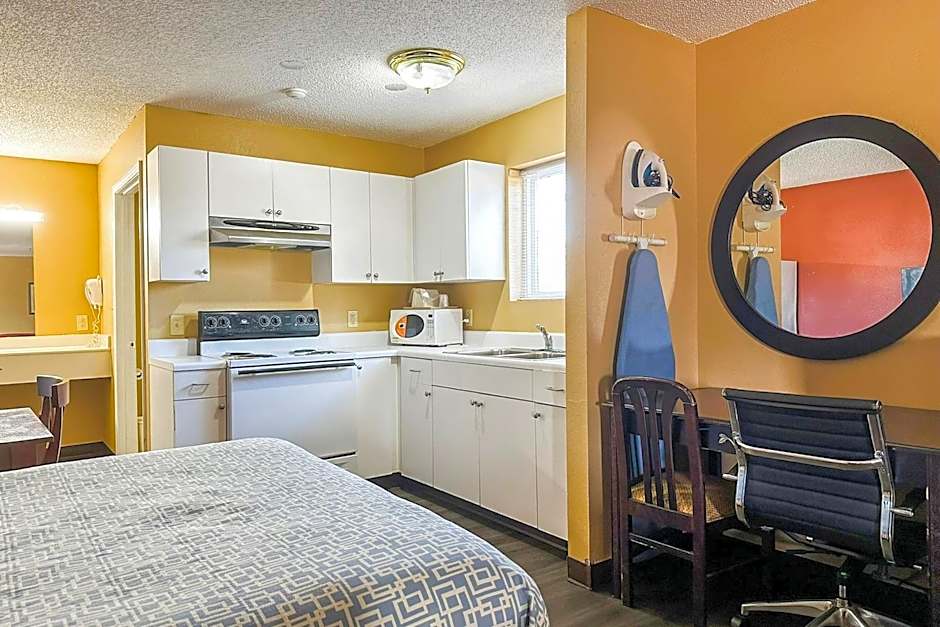 Garden Inn & Suites