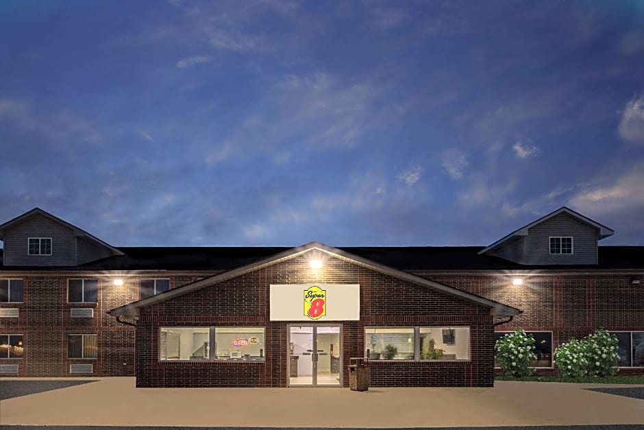 Super 8 by Wyndham Missouri Valley