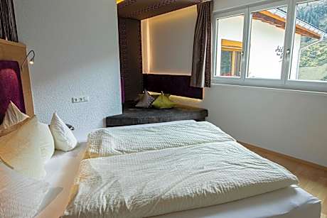 Suite with Mountain View