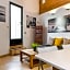 FridaysFlats, Dreamy Duplex - Stylish Beach Loft
