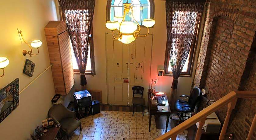 Tom Square Boutique Hotel