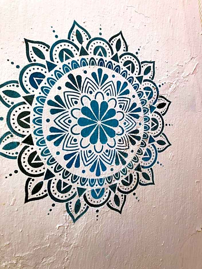 Buddha Bee - 18 to 35 years old only