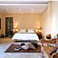 Soleil Suites Petitenget By the jero