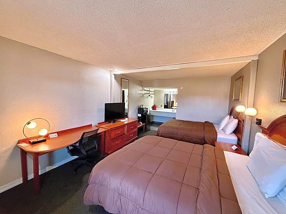 Ozark Inn & Suites