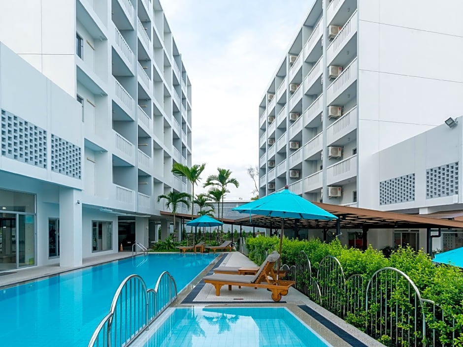 Recenta Suite Phuket Suanluang