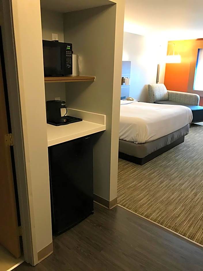 Holiday Inn Express Toledo West - Napoleon By IHG