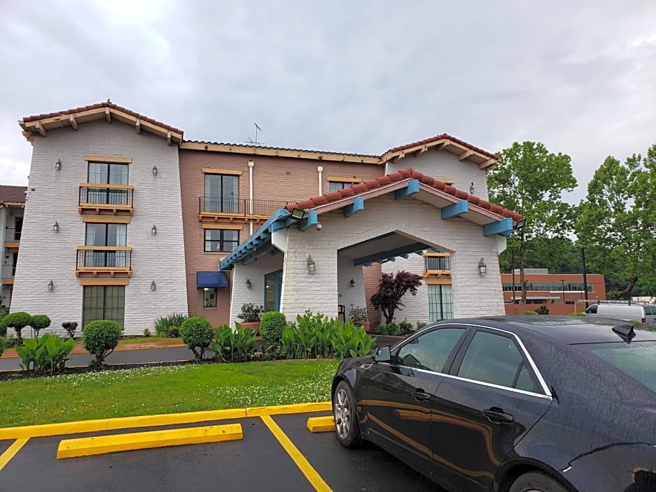 Days Inn by Wyndham Richmond/South