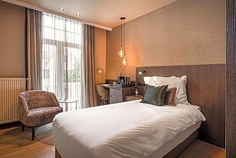 Single Room with Terrace