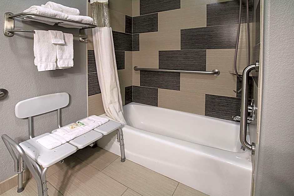 La Quinta Inn & Suites by Wyndham Dallas Hutchins