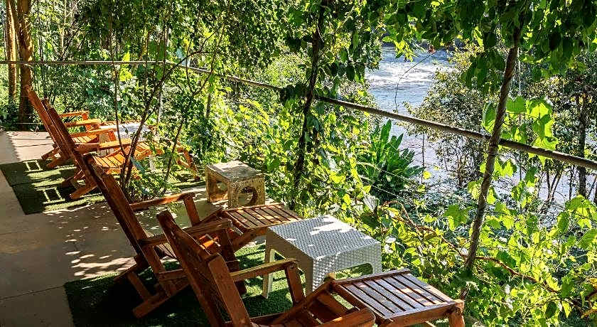 Baandin Chiewlarn Resort