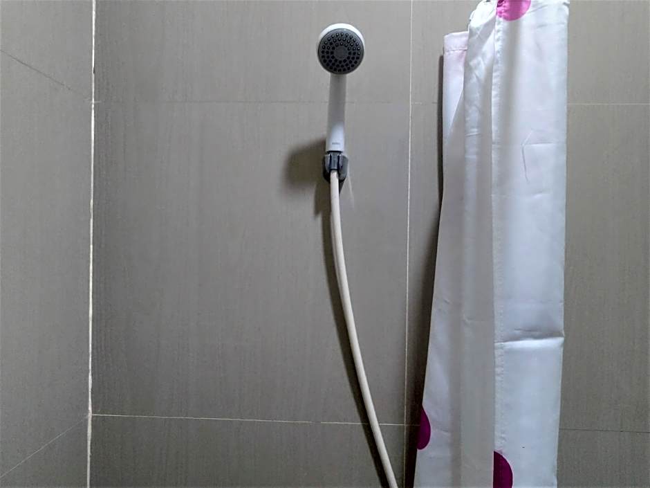 RedDoorz Syariah near RS Mitra Keluarga Tegal