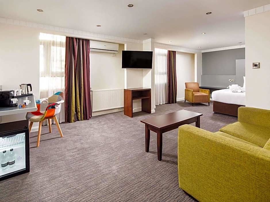 Mercure Chester Abbots Well Hotel