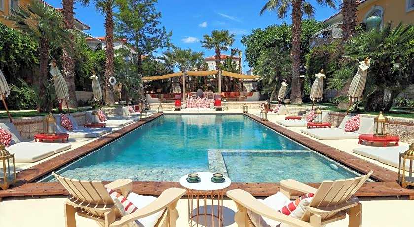 La Capria Suite Hotel