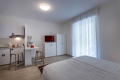 Studio Apartment with Mountain View