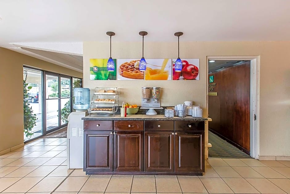 Quality Inn & Suites Easley - Greenville