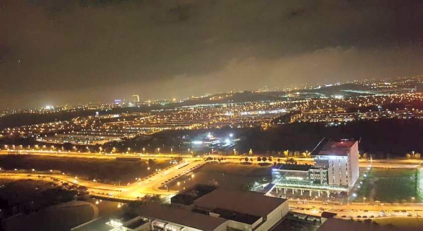 De Houz Guesthouse @ Setia Alam Trefoil