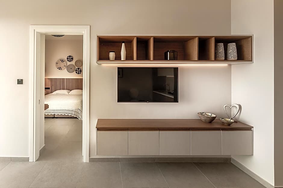 Anemi Hotel & Suites