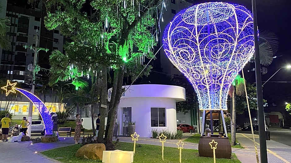 KITNET S2 em TORRES-RS - Na mais bela praia Gaúcha - Cozinha - Banheiro - Ar condicionado - TV smart 32' - Wi-Fi - Estacionamento - Anfitriã Superhost no BnB