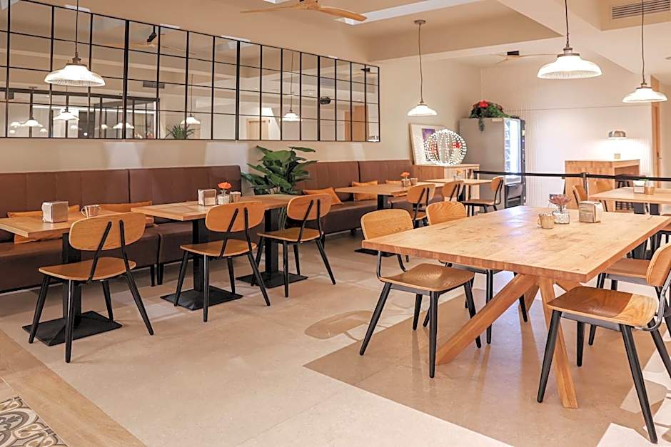 Aerohotel Barcelona Airport 24h