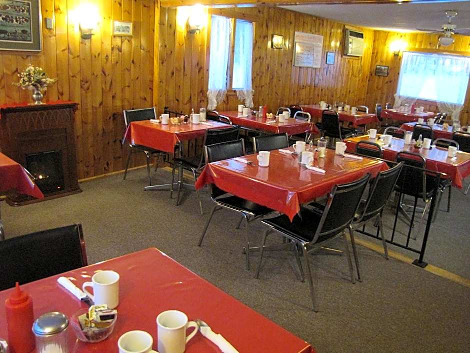 Quiet Bay Inn & Café