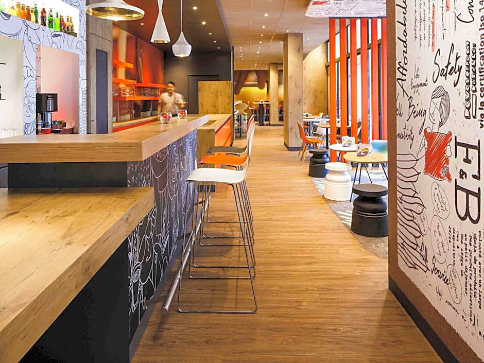 ibis Versailles Chateau